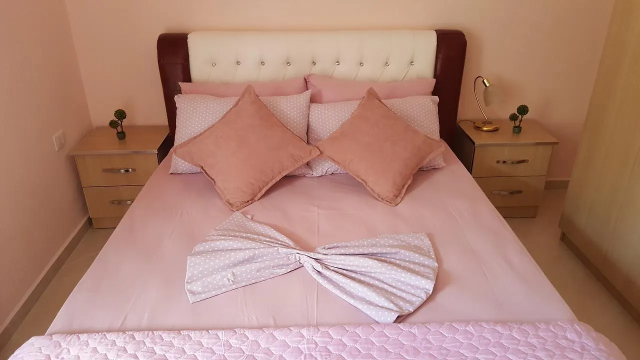 Christos Apartments Sarandë
